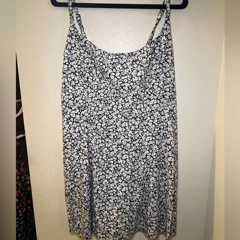 Old Navy Size XL Black and White Floral Cami Mini Dress